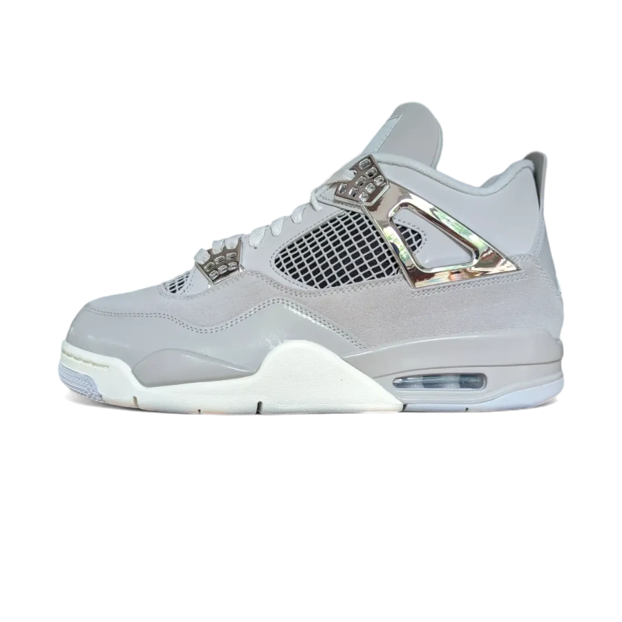 Air Jordan 4 Frozen Moments 