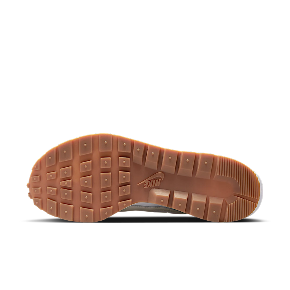 Nike Sacai Vaporwaffle Sail Gum